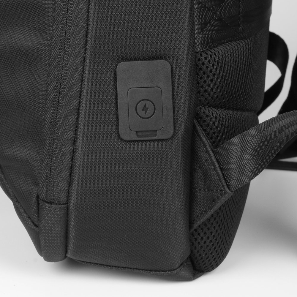 Mochila de Poliéster USB 23 Litros. - Imagem 6