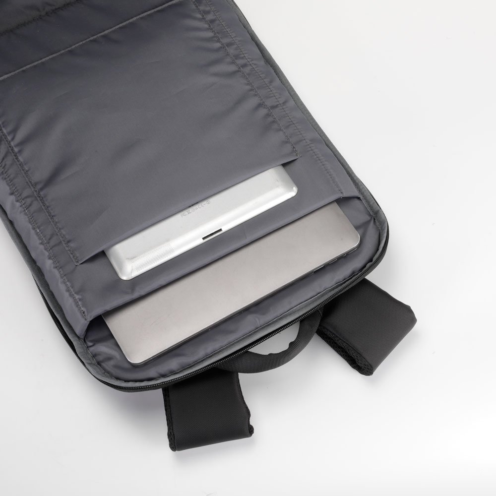 Mochila de Poliéster USB 25 Litros. - Imagem 6